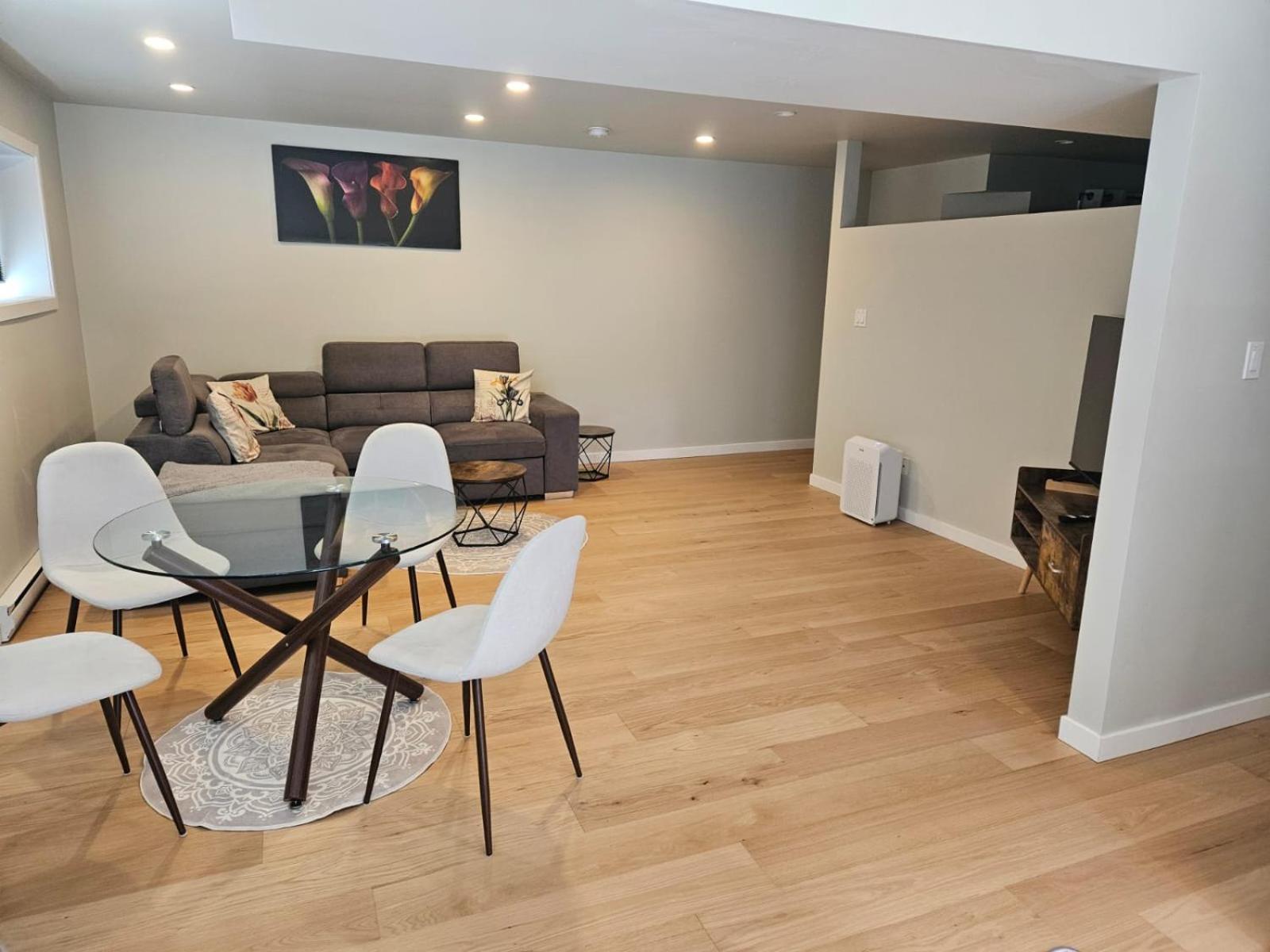 Lovely 1 Bedroom Suite Near Town Victoria Exteriör bild